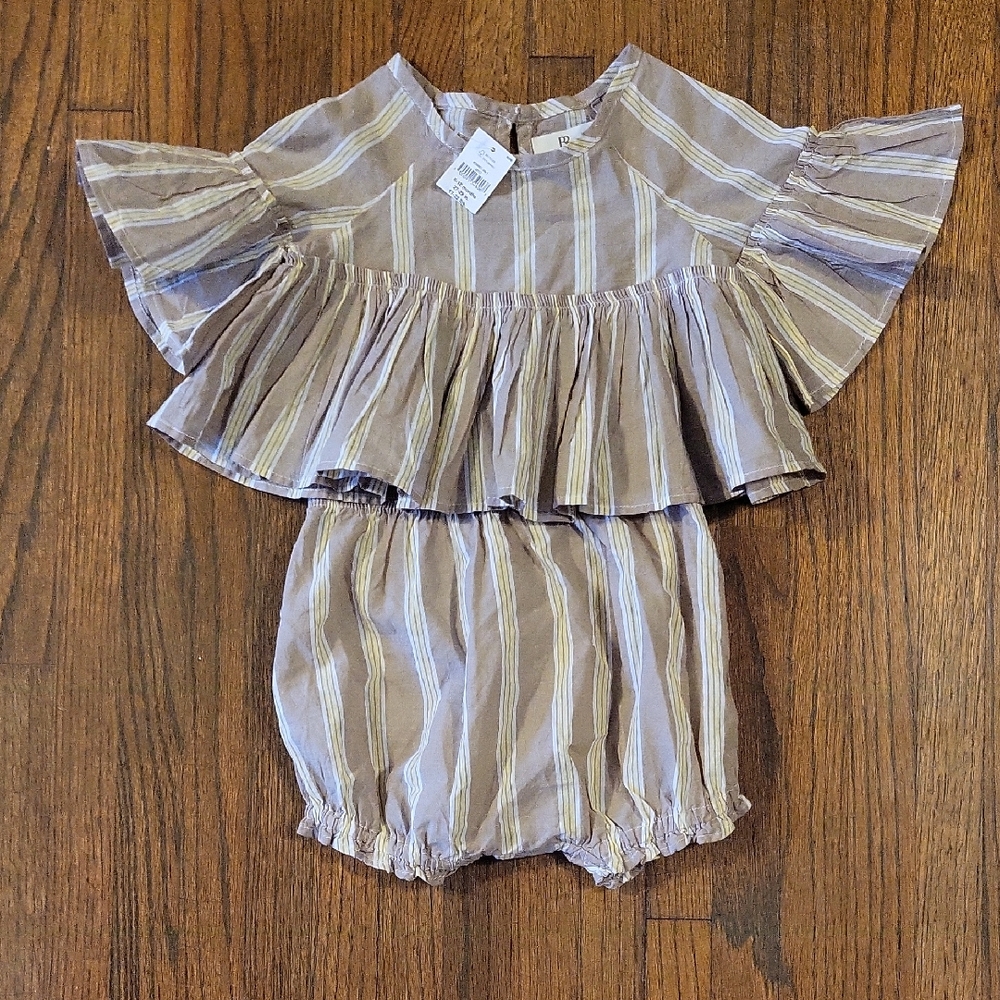 Banana Republic Baby Tan and White  Matching Set